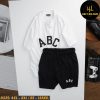 Áo trắng quần đen in chữ "ABC"